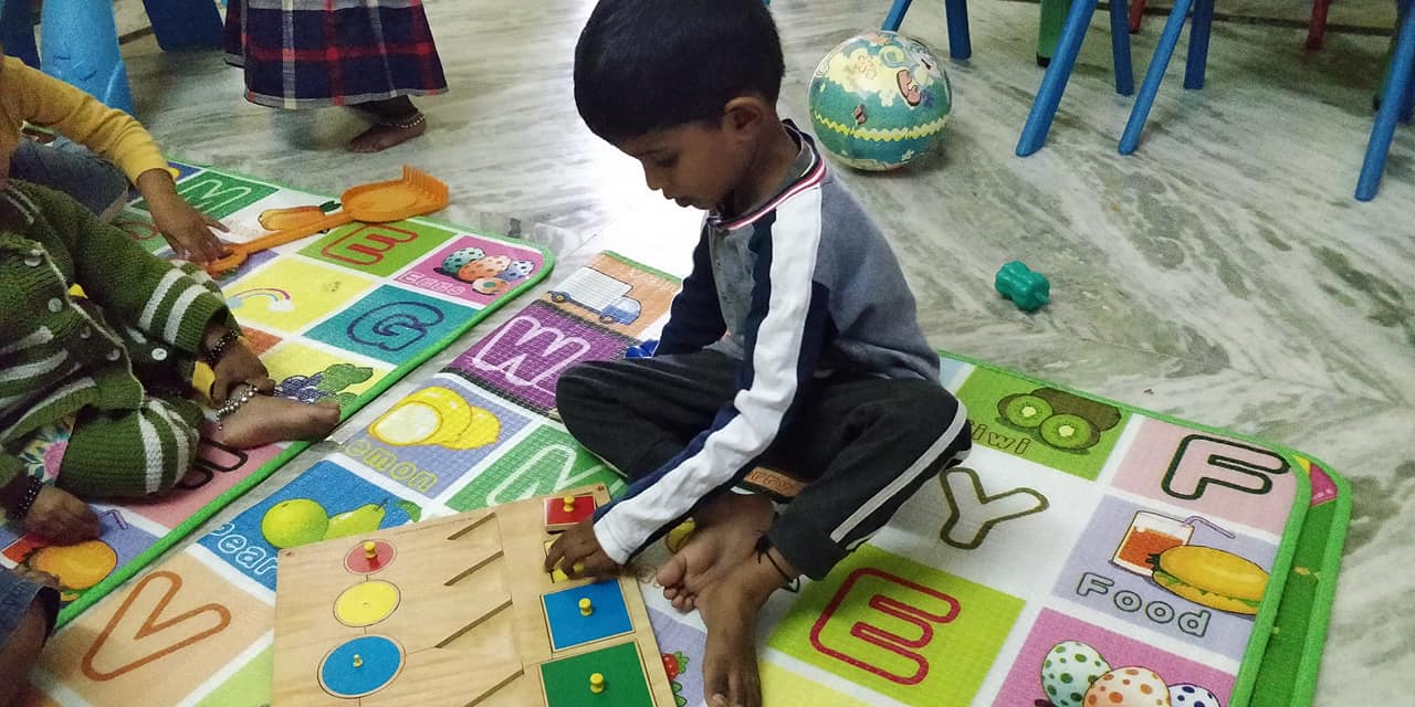 Children learning at Kindle Clouds
